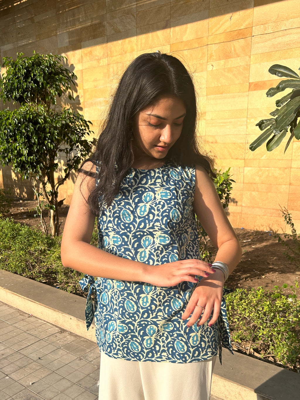 Neel Vira Kurti