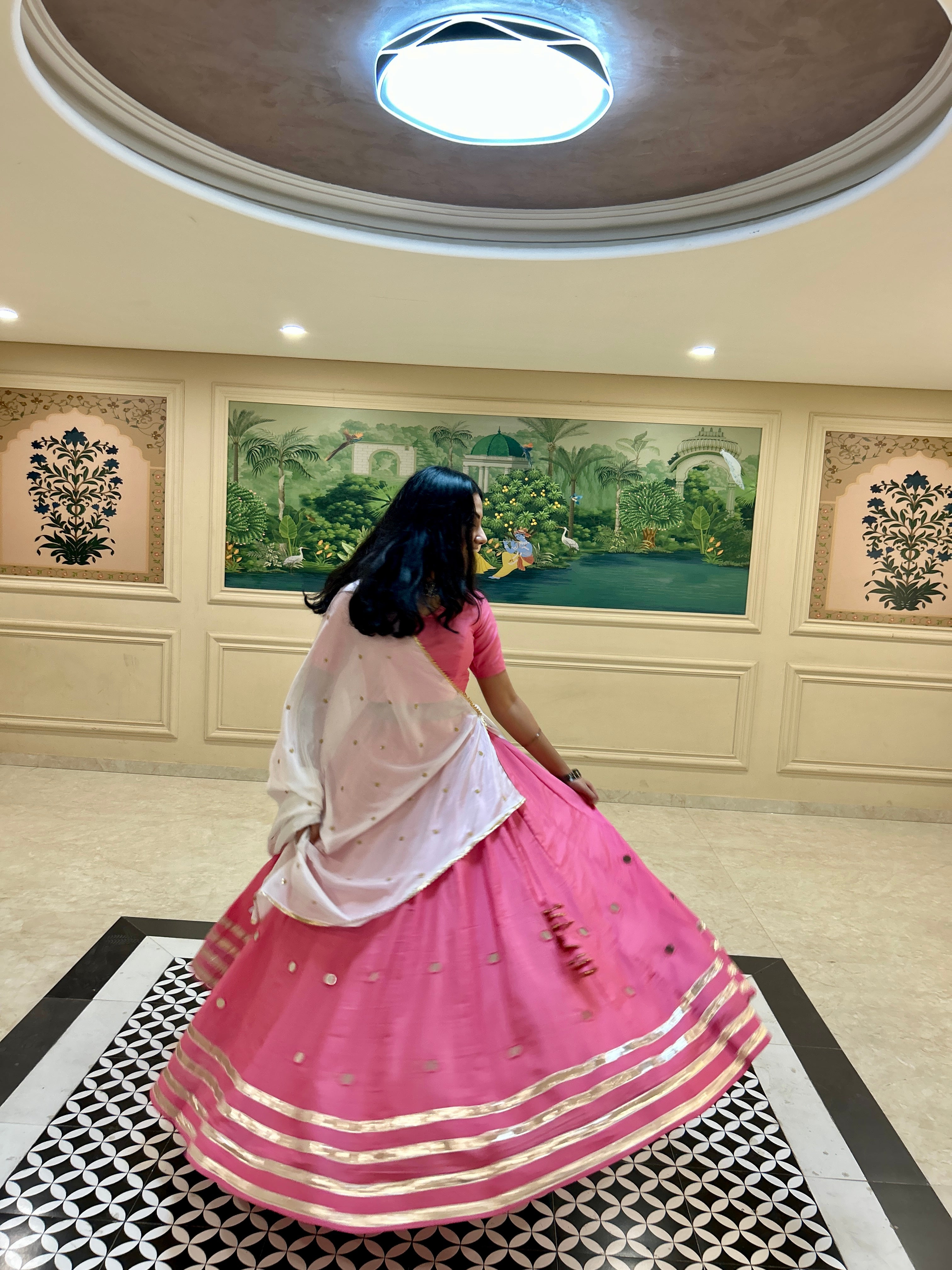 Gulabi Noor Lehenga Set